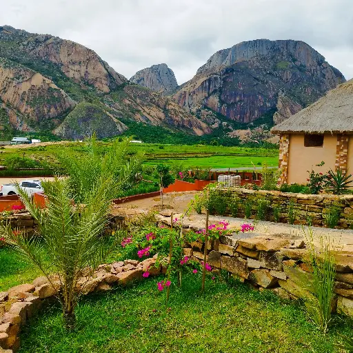 vue sur le jardin et sur anja community reserve